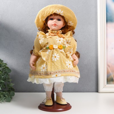 Кукла коллекционная керамика "Маша в жёлтом платье в клетку с ромашками, в шляпке" 30 см