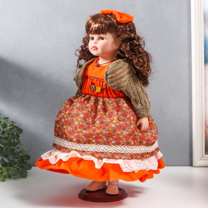 Кукла коллекционная керамика "Вера в платье с мелкими цветами и горчичном джемпере" 40 см - фото 1898670668
