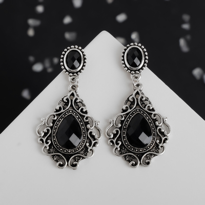 Серьги со стразами «Изящность», ажурная, чёрные в чернёном серебре