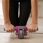 Ролик для пресса ONLYTOP, 33х24х24 см, с ковриком, цвет серый/розовый - Фото 6