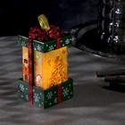 Светодиодная фигура «Зелёный подарок с ёлкой» 6.3 × 11.5 × 6.3 см, пластик, батарейки АААх3 (не в комплекте), эффект пламени - фото 318919026