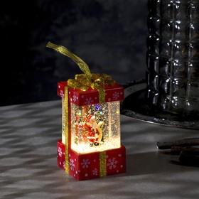 Светодиодная фигура «Дед Мороз в красном подарке» 6.3 × 11.5 × 6.3 см, пластик, блёстки, батарейки АААх3 (не в комплекте), свечение тёплое белое