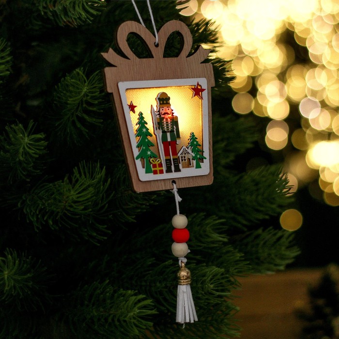 Новогодний декор с подсветкой «Щелкунчик и подарок» 8,5 × 1 × 11см - фото 1908928803