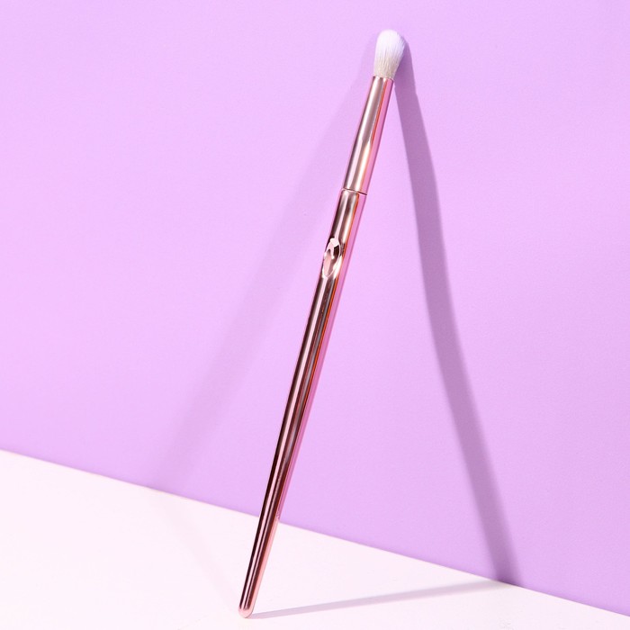 Кисть для макияжа маленькая бочонок розовое золото 18 х 0,5 см - Фото 1