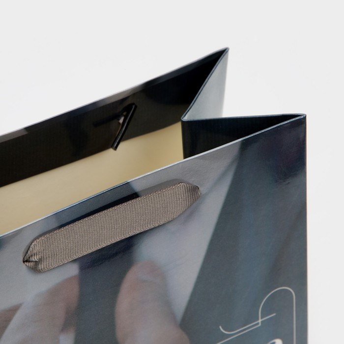 Пакет подарочный ламинированный, упаковка, «Джентельмен», радужная голография, MS 18 х 23 х 10 см - фото 1908930403