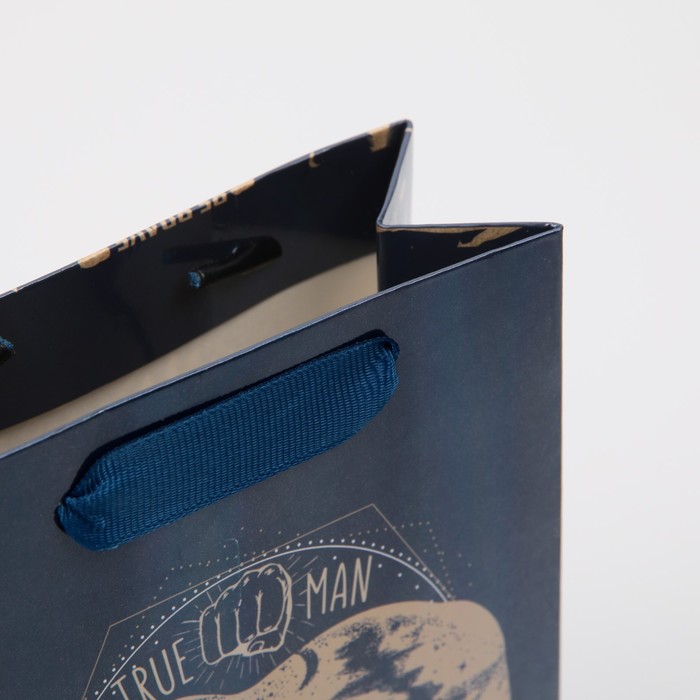 Пакет подарочный ламинированный, упаковка, «Настоящий мужчина», радужная голография, S 12 х 15 х 5,5 см - фото 1889828129