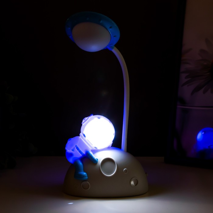Настольная лампа "Космонавт на луне" LED 3Вт USB АКБ бело-синий 11,5х7,5х28 см - фото 1906023229