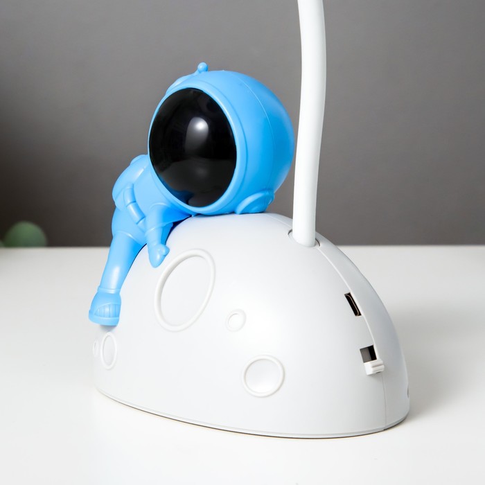 Настольная лампа "Космонавт на луне" LED 3Вт USB АКБ бело-синий 11,5х7,5х28 см - фото 1906023232