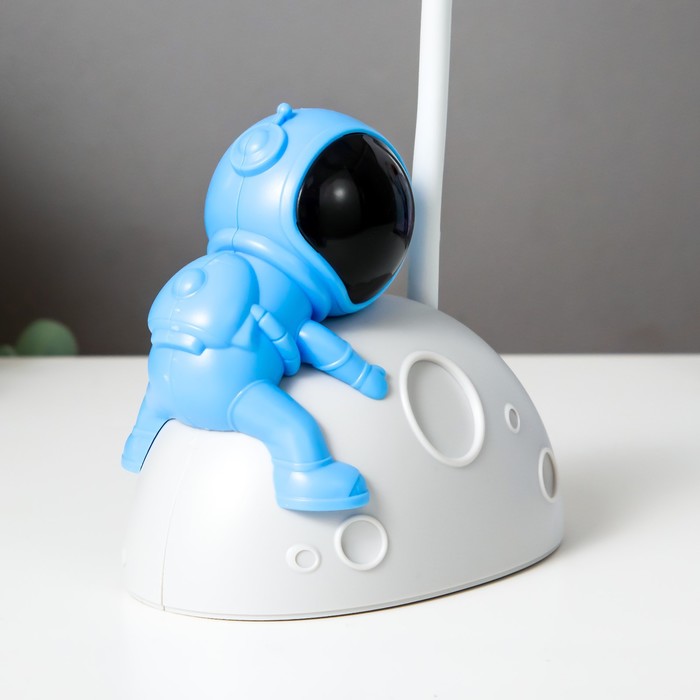 Настольная лампа "Космонавт на луне" LED 3Вт USB АКБ бело-синий 11,5х7,5х28 см - фото 1906023233