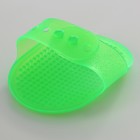 Щётка на руку для шерсти, прозрачная, 12 х 8,5 см, зелёная - фото 24616812