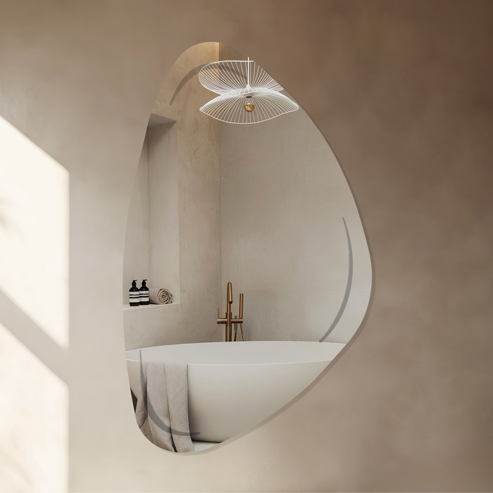 Зеркало интерьерное настенное «Треугольник фигурный», 76×47 см - Фото 1