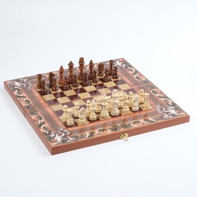 Шахматы деревянные "Грифон", 50 х 50 см, король h-9 см, пешка h-4.5 см