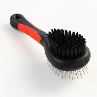 Щётка-расчёска двухсторонняя, 17.5×6.5 см, нескользящая ручка, чёрная, красная