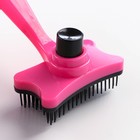 Пуходерка пластиковая «Косточка» с самоочисткой, 8.5×12.5 см, розовая - Фото 3