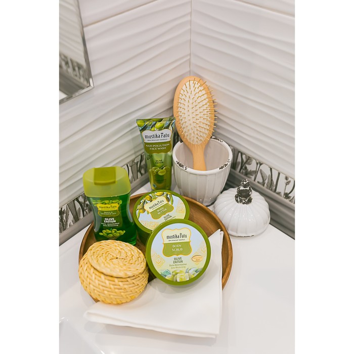 Масло Mustika Ratu для тела "Олива", увлажняющее, 200 г 29634