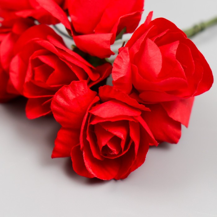 Цветы для декорирования "Алые розы" 1 букет=6 цветов 9 см - фото 1911770975