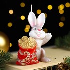 Свеча фигурная «Кролик с мешком» , 10,5х7,5 см, 81 г - Фото 1