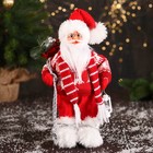 Дед Мороз "В свитере с оленями и с фонариком" 30 см, бело-красный - фото 4490044