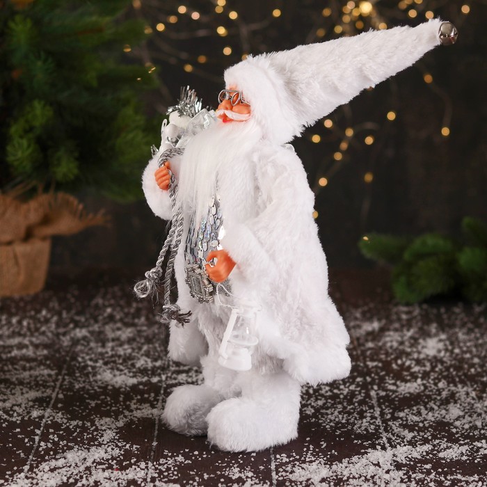 Дед Мороз "В кафтане с пайетками и с фонариком" 30 см, серебристо-белый - фото 1908955525