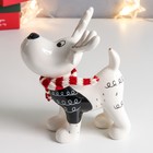 Сувенир керамика "Олешка в шарфике, с сердечком на боку" белый с золотом 16,5х12,4х14,3 см - фото 21692906