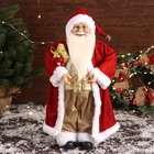 Дед Мороз "В колпачке, подарком и ягодами" 46 см, красный - фото 3878118