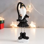 Сувенир полистоун "Высокий Дед Мороз в чёрном кафтане, с звездой" длинные ножки 15х5х4 см - фото 1446446