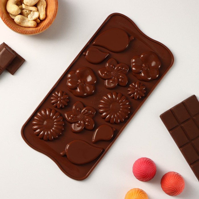 Форма для шоколада Доляна «Цветение», силикон, 21×10,5×0,7 см, 12 ячеек - Фото 1