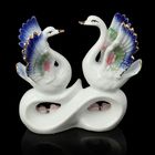 Сувенир керамика "Две лебедушки с розами" 14,5х15,5х5 см - Фото 4