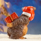 Фигура "Мишка новогодний с подарком" 28х26см - фото 8068488