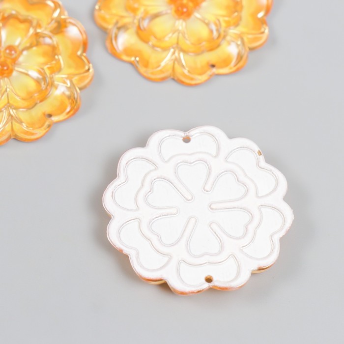 Декор для творчества пластик "Кружевной цветок" оранжевый 3,2х3,3 см - фото 1911784941