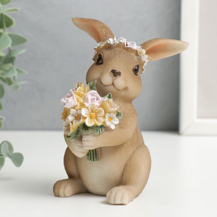 Сувенир полистоун "Кролик в цветочном венке и букетом цветов" 11х7,5х7,5 см - Фото 1