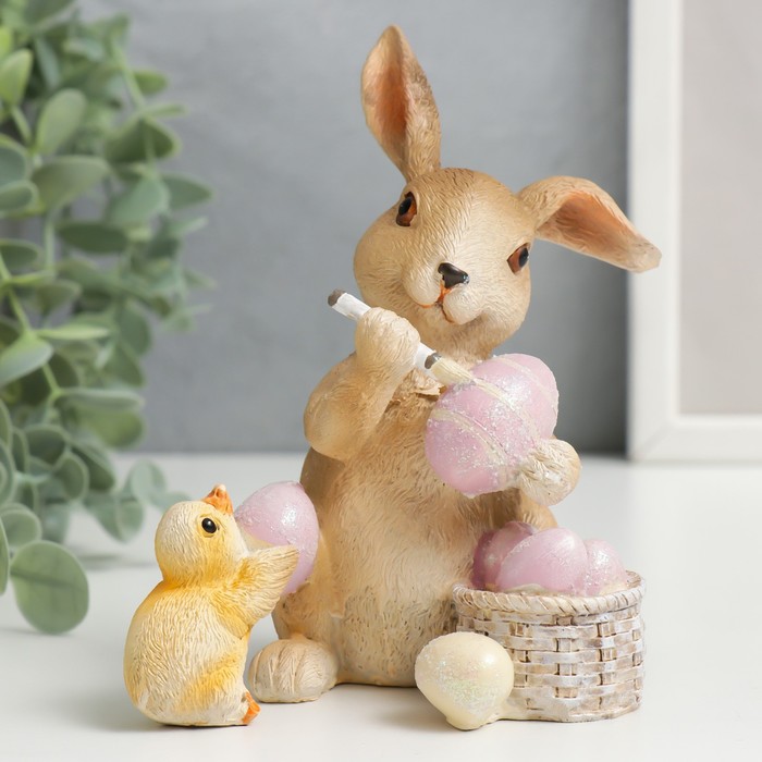 Фигурка полистоун «Зайчик с утёнком раскрашивают яйца», 13×9×9.5 см