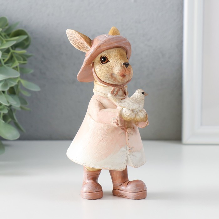 Фигурка полистоун «Зайка в шляпке и дождевике с воробышком», 13.5×6.5×7 см - Фото 1