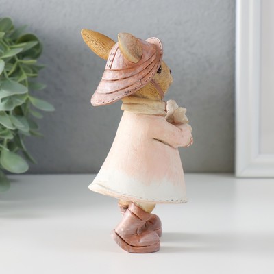 Фигурка полистоун «Зайка в шляпке и дождевике с воробышком», 13.5×6.5×7 см