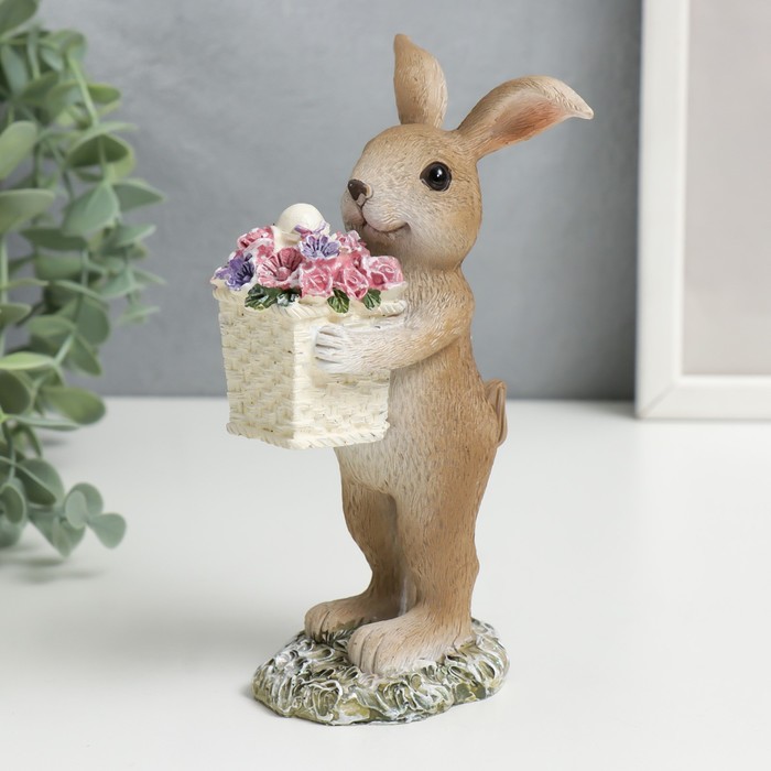 Фигурка полистоун «Зайчик с корзиной цветов», 15×7×8 см