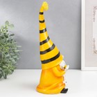 Сувенир полистоун "Гномик с грибочком в жёлтом полосатом колпаке" 25х11,5 см - фото 21714859