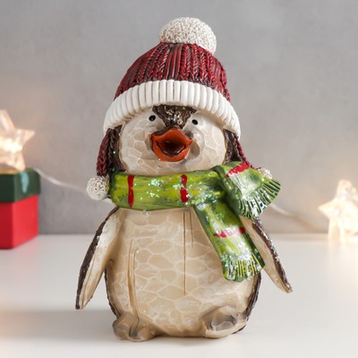 Сувенир полистоун "Пингвин в красной шапке и зелёном шарфе" 17,5х11,5 см