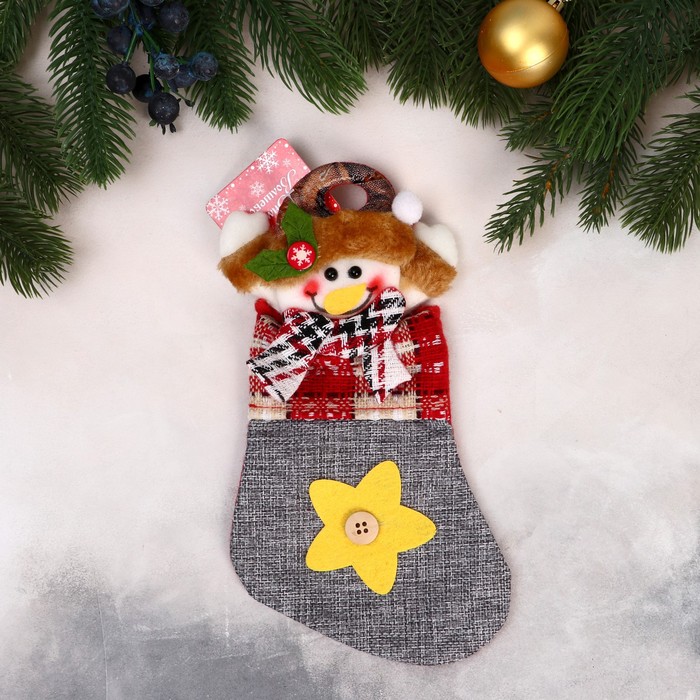 Носок для подарков "Снеговик и звёздочка с пуговкой" 12х24 см, серый - Фото 1