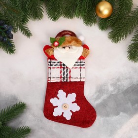 Носок для подарков "Дед Мороз и снежинка с пуговкой" 12х24 см, красный