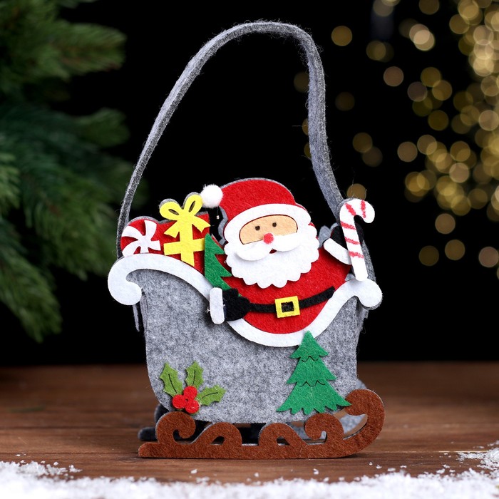 Новогодняя корзинка для декора «Дед Мороз и сани» 13 × 7 × 19 см - Фото 1