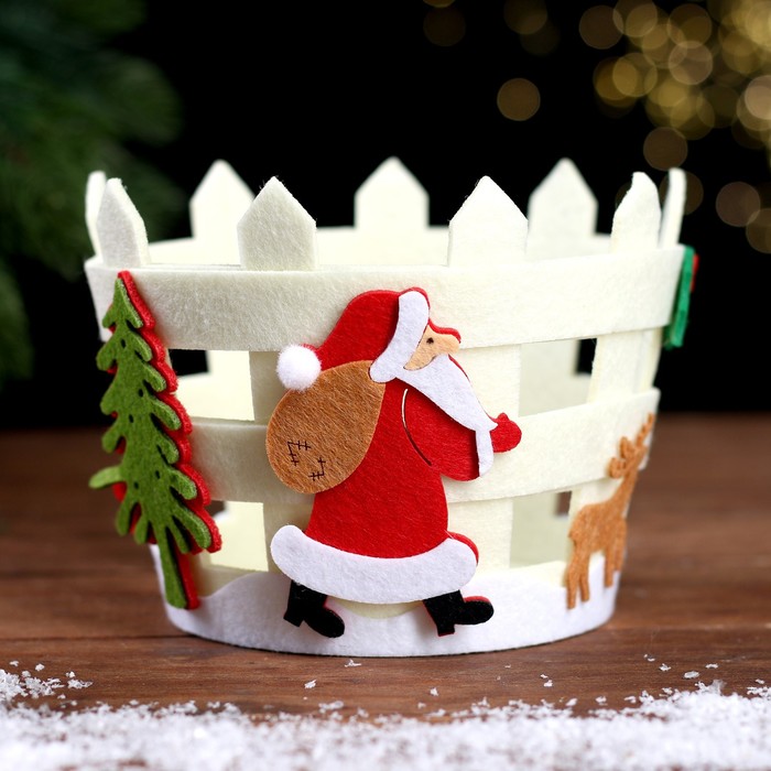 Новогодняя корзинка для декора «Дед Мороз с подарками» 16 × 11,5 × 12 см - Фото 1