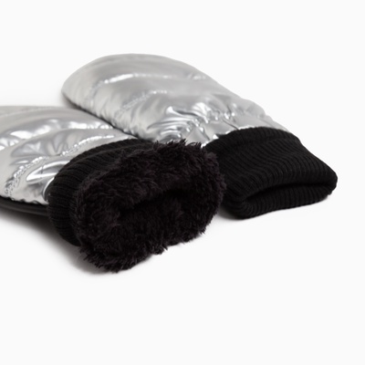 Варежки женские MINAKU: Hello, winter!, размер 23 см, двойные, серебро, чёрные