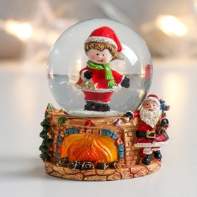 Сувенир полистоун водяной шар 'Малыш со звёздами в ожидании Деда Мороза' 4,5х4,5х6,5 см