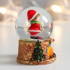 Сувенир полистоун водяной шар "Малыш со звёздами в ожидании Деда Мороза" 4,5х4,5х6,5 см - Фото 2