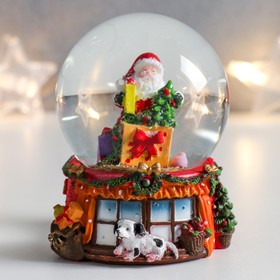 Сувенир полистоун водяной шар "Дед Мороз с подарками и ёлкой" 7х6,7х8,8 см