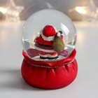 Сувенир полистоун водяной шар "Дед Мороз с мешком подарков" 7х6,7х8,8 см - Фото 3