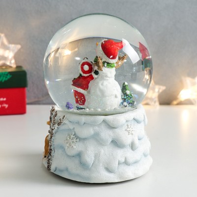 Снежный шар новогодний стеклянный «Обнимашки со снеговиком», музыкальный, 11.5×11.5×14 см
