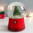 Снежный шар новогодний стеклянный «Ёлочка и спящий Дед Мороз на крыше», музыкальный, 11.5×11.5×14 см - фото 22691501