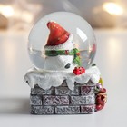 Сувенир полистоун водяной шар "Снеговичок на трубе с подарками" 4,5х4,5х6,5 см - Фото 2