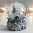 Сувенир полистоун водяной шар "Дед Морозик с подарками" серебро 7х6,7х8,8 см - Фото 2